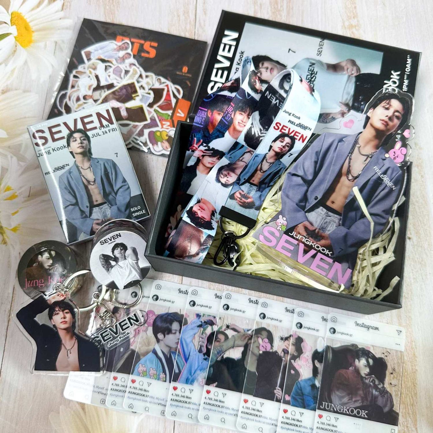 BOX JUNGKOOK SEVEN COM 159 PÇS (CAIXA PRESENTEÁVEL C/ VÁRIOS ITENS!✨)