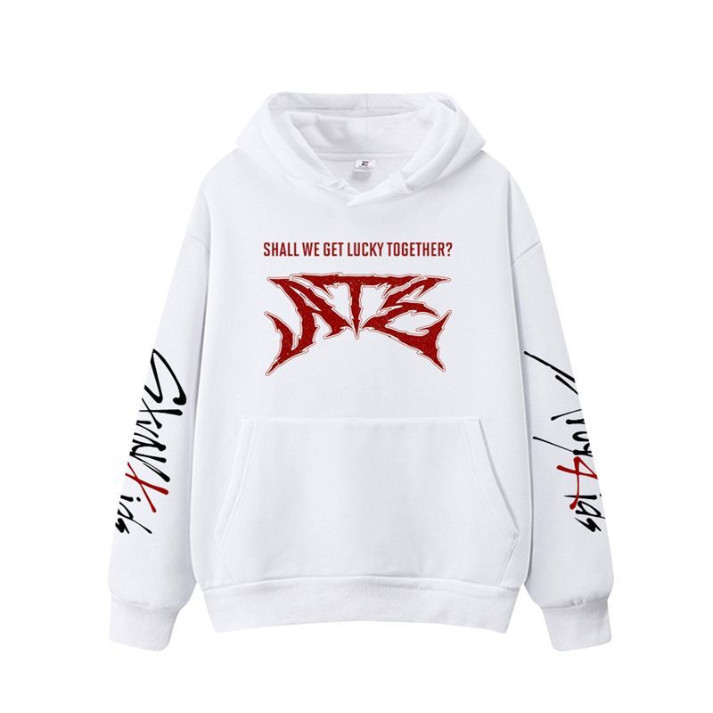STRAY KIDS COMIÓ SUDADERAS