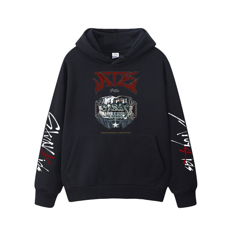STRAY KIDS COMIÓ SUDADERAS