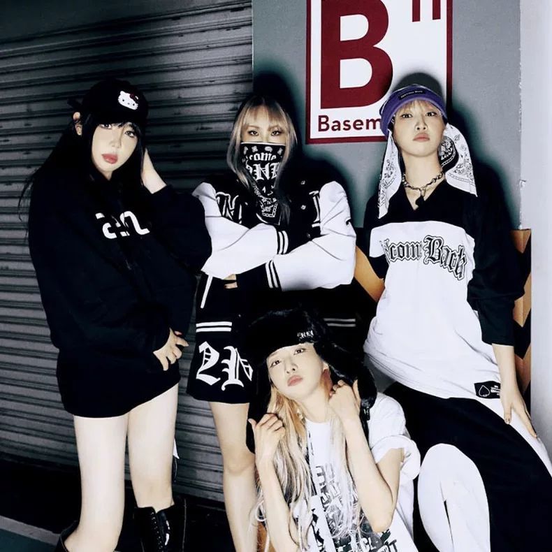 MOLETONS E CASACO COLLEGE 2NE1 WELCOME BACK