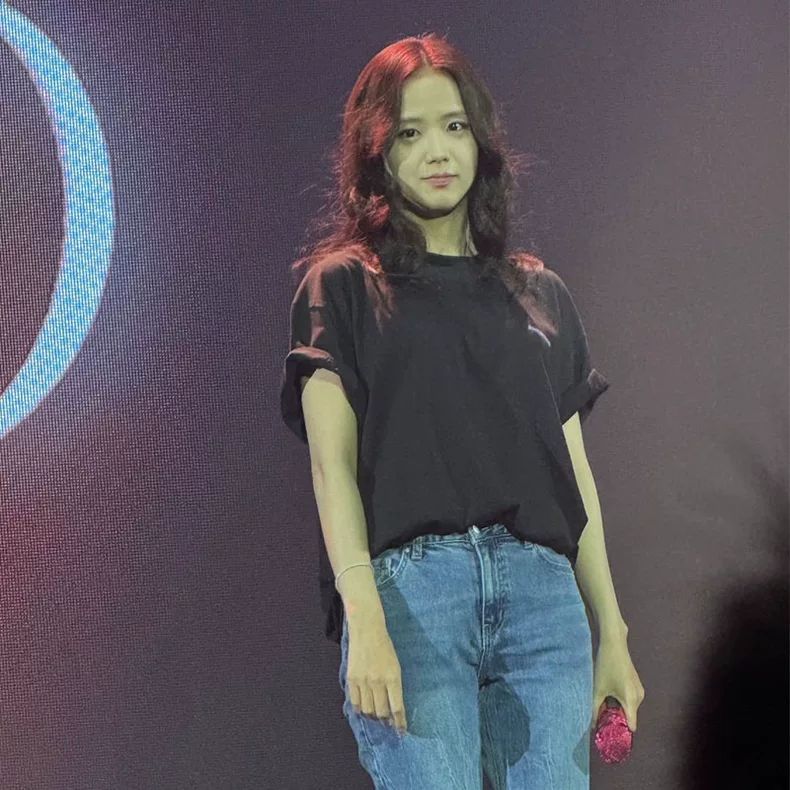 CAMISETAS JISOO (BLACKPINK) AMORTAGE 100% ALGODÃO