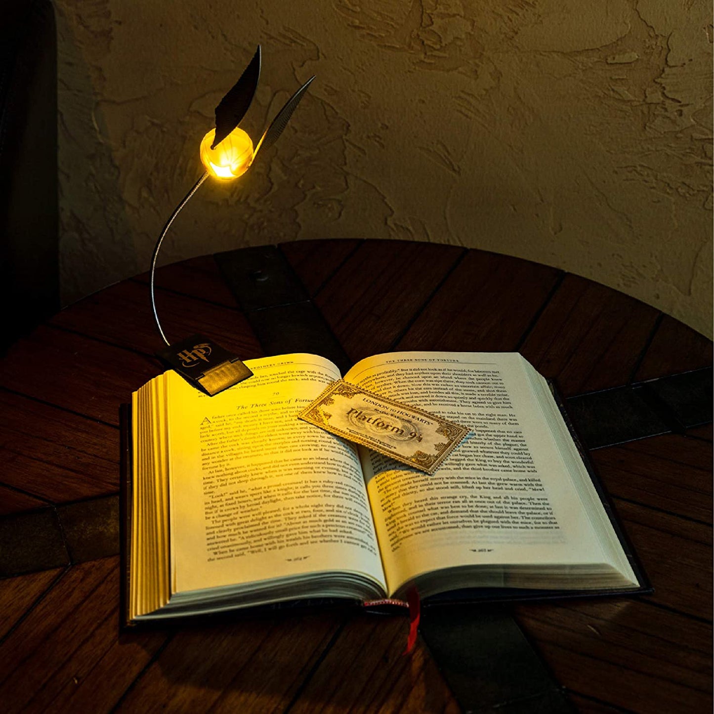HARRY POTTER LUMINÁRIA LED PARA LEITURA POMO DE OURO