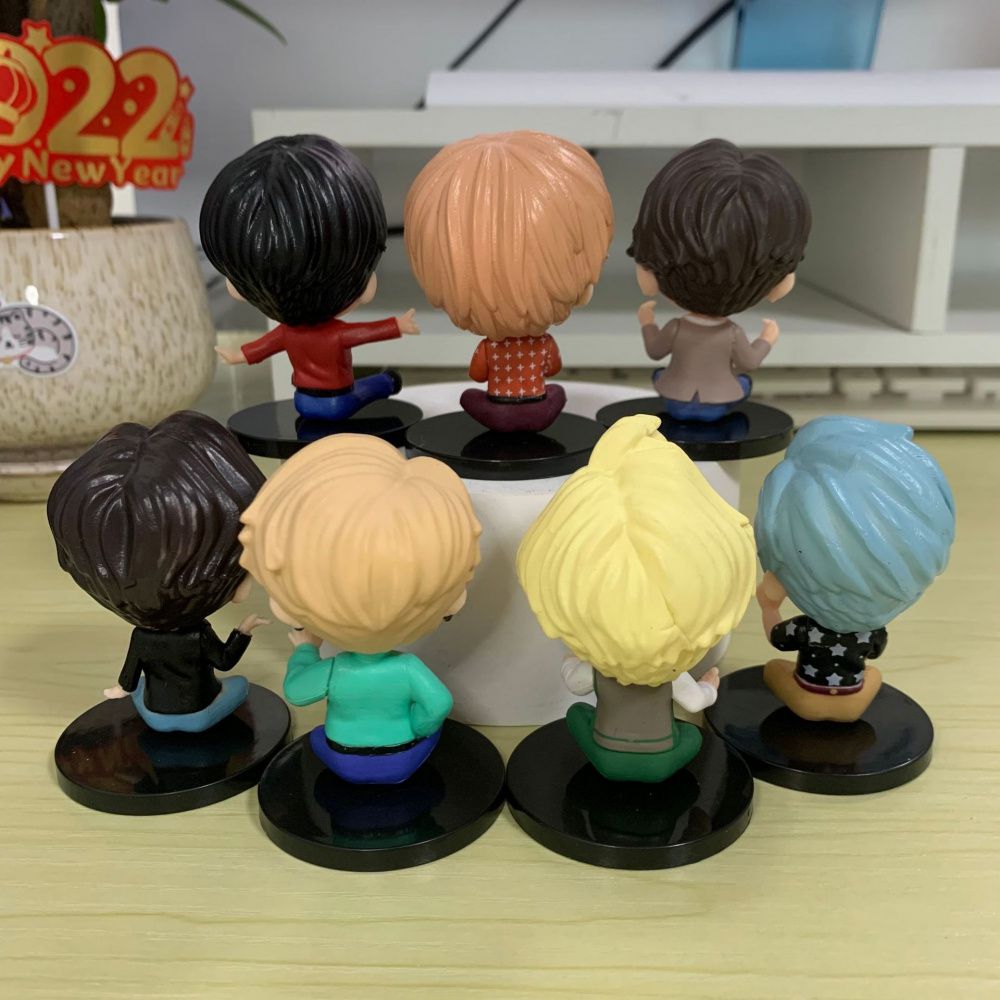 TINY TAN BTS DYNAMITE SEATED MODEL KIT 7 PCS