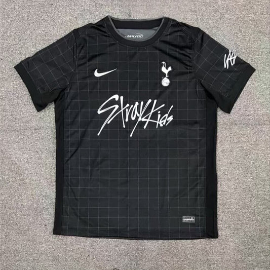 CAMISETA STRAY KIDS x TOTTENHAM