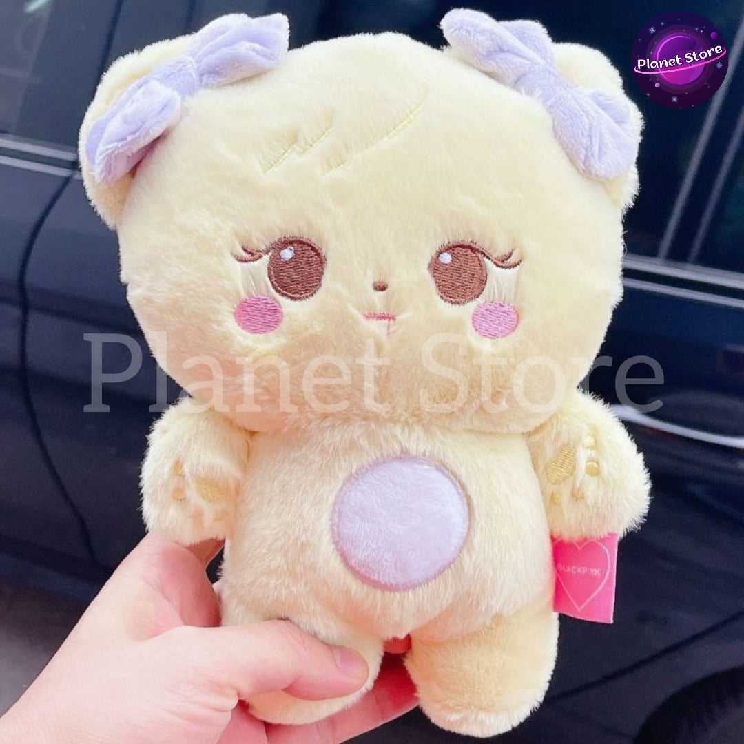 PELUCHE DE PERSONAJES DE LA GIRA DE BLACKPINK (25 cm)