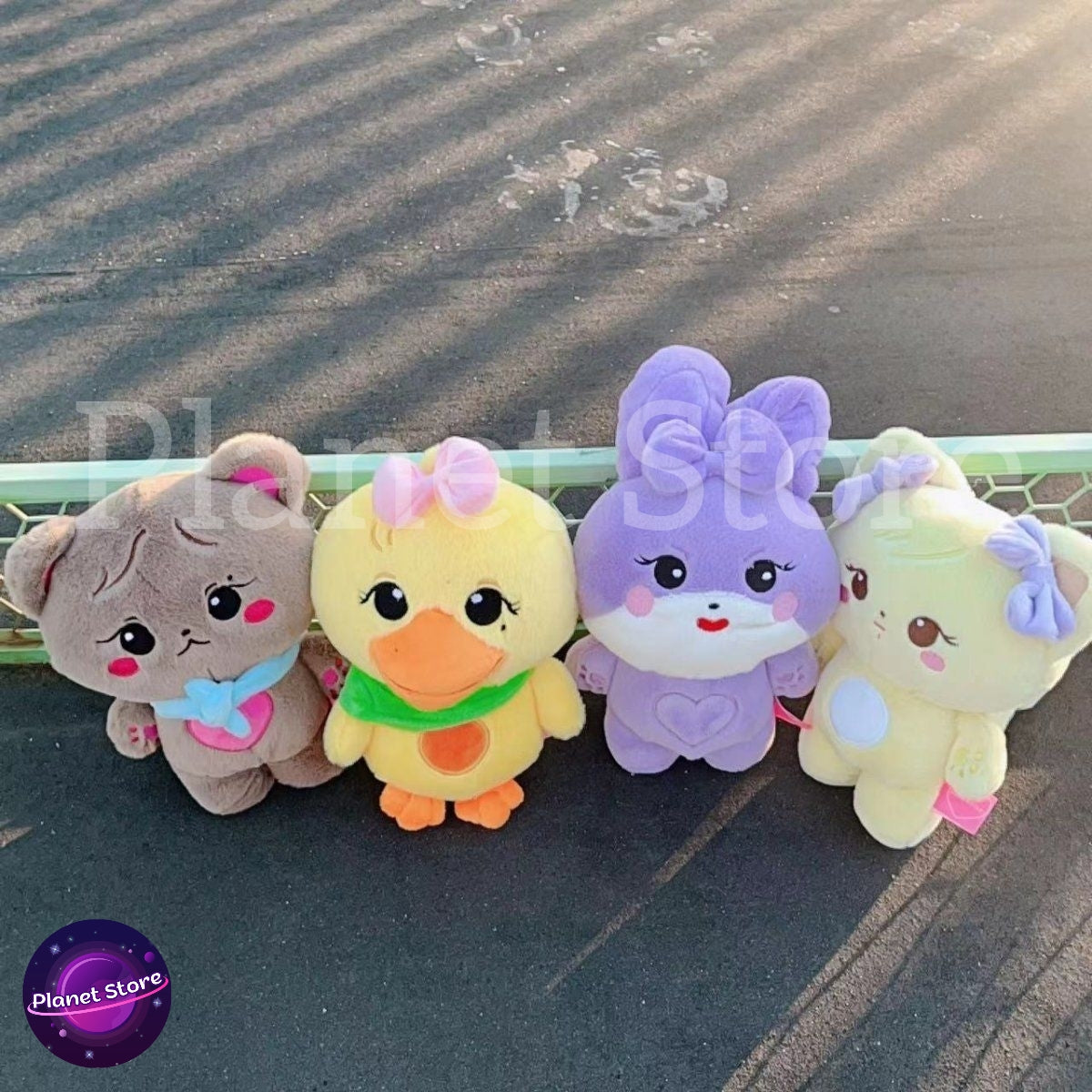 PELUCHE DE PERSONAJES DE LA GIRA DE BLACKPINK (25 cm)