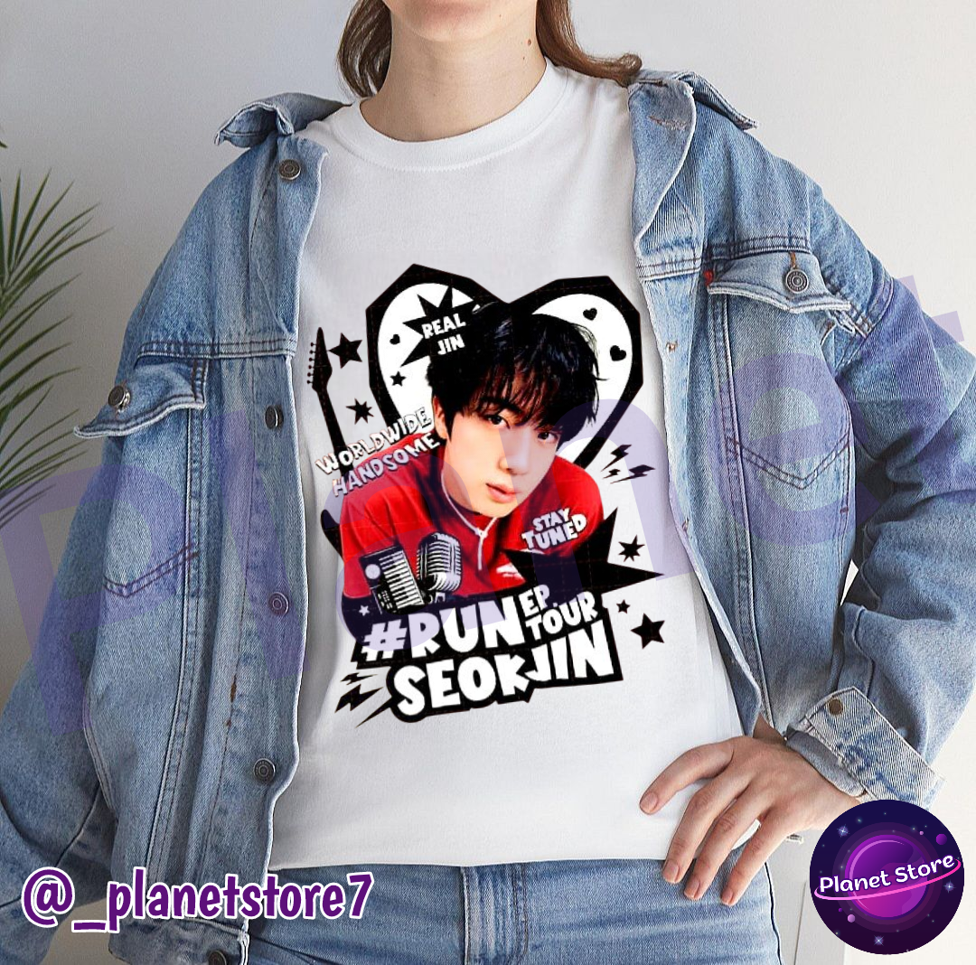 CAMISETA JIN RUNSEOKJIN TOUR 100% ALGODÃO (preta e branca)
