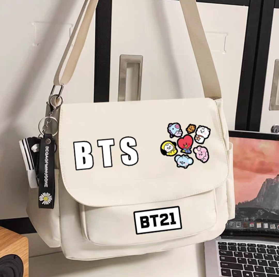 BOLSA BTS BT21 VÁRIOS MODELOS (preta e branca)