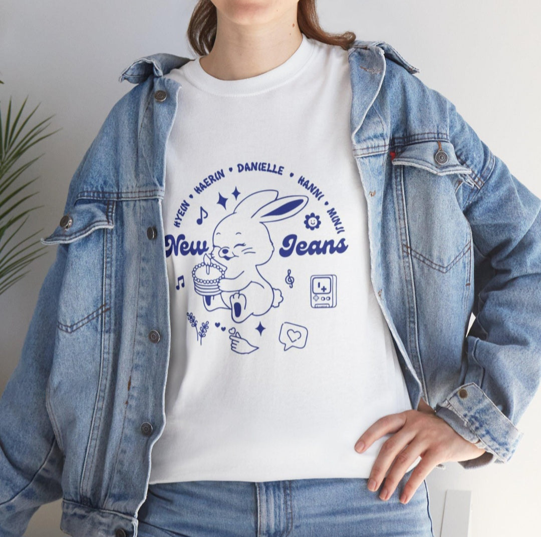 CAMISETA NEWJEANS 100% ALGODÃO