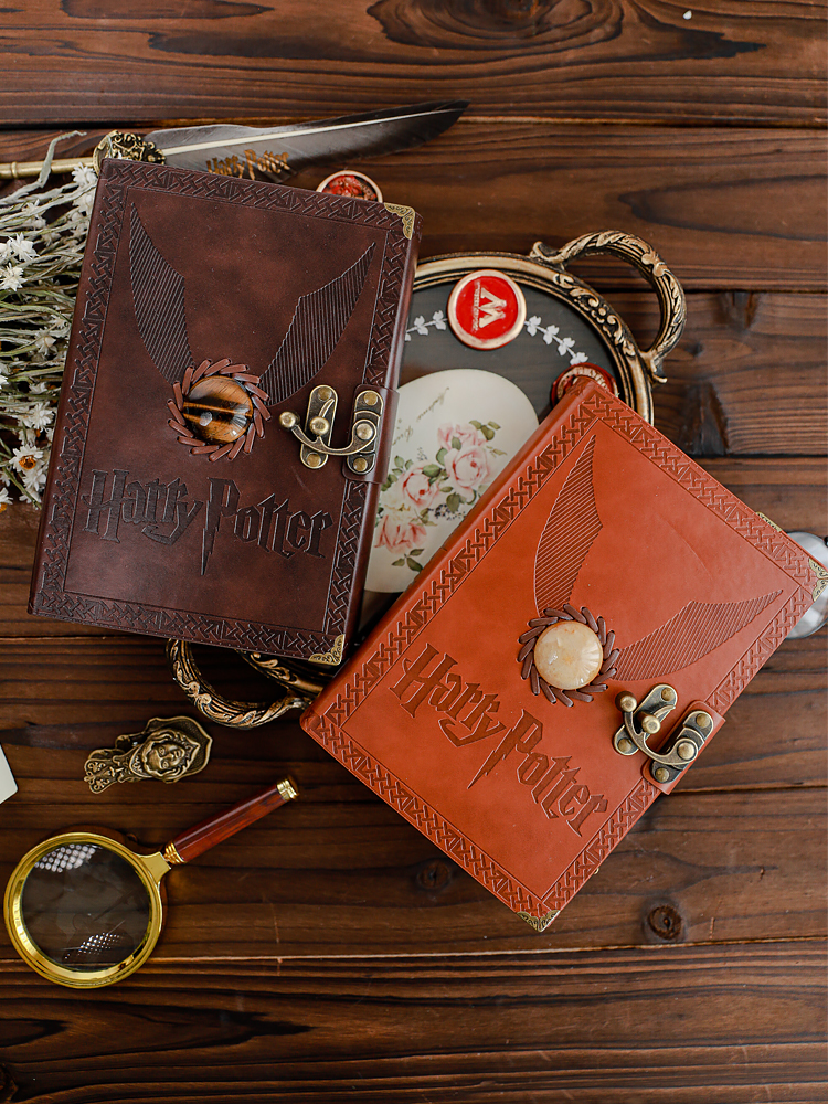 RETRO/VINTAGE WRITING BOOK + HARRY POTTER PEN