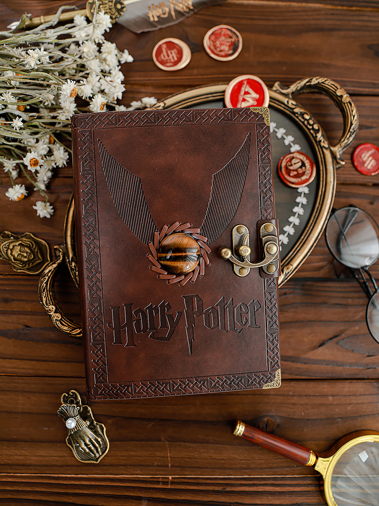 RETRO/VINTAGE WRITING BOOK + HARRY POTTER PEN