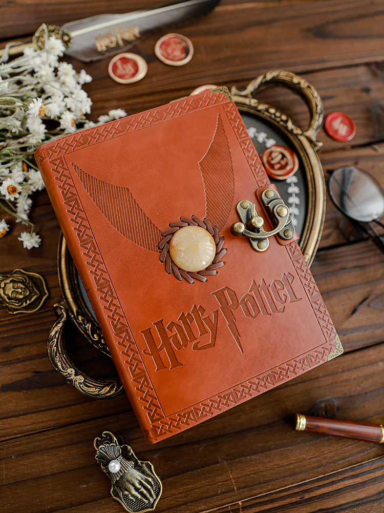RETRO/VINTAGE WRITING BOOK + HARRY POTTER PEN