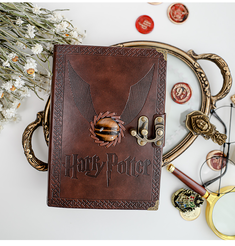 RETRO/VINTAGE WRITING BOOK + HARRY POTTER PEN