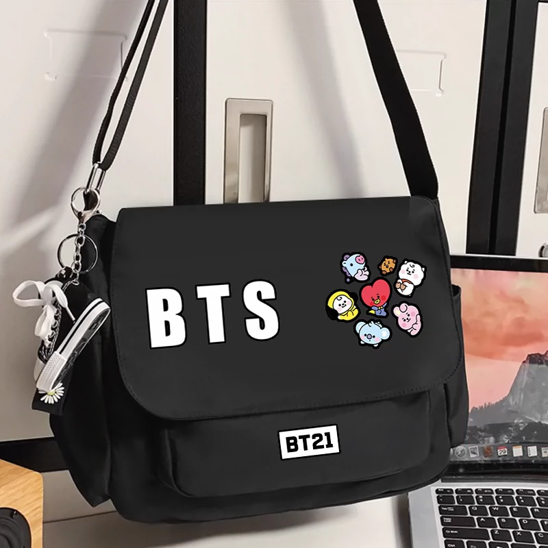 BOLSA BTS BT21 VÁRIOS MODELOS (preta e branca)