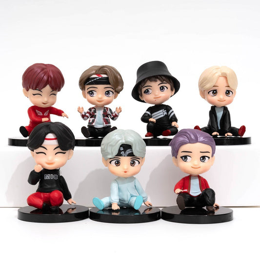 KIT TINY TAN BTS MIC DROP MODELO SENTADOS 7 PÇS