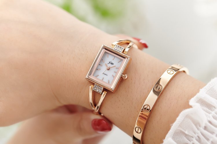 WOMEN'S WRISTWATCH (silver/gold)