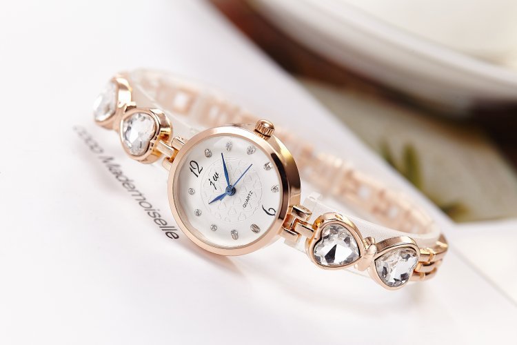 WOMEN'S WATERPROOF WATCH