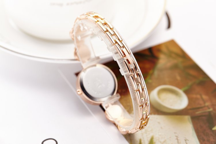 WOMEN'S WATERPROOF WATCH