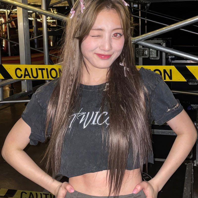 CAMISETAS E CROPPEDS TWICE READY TO BE 100% ALGODÃO