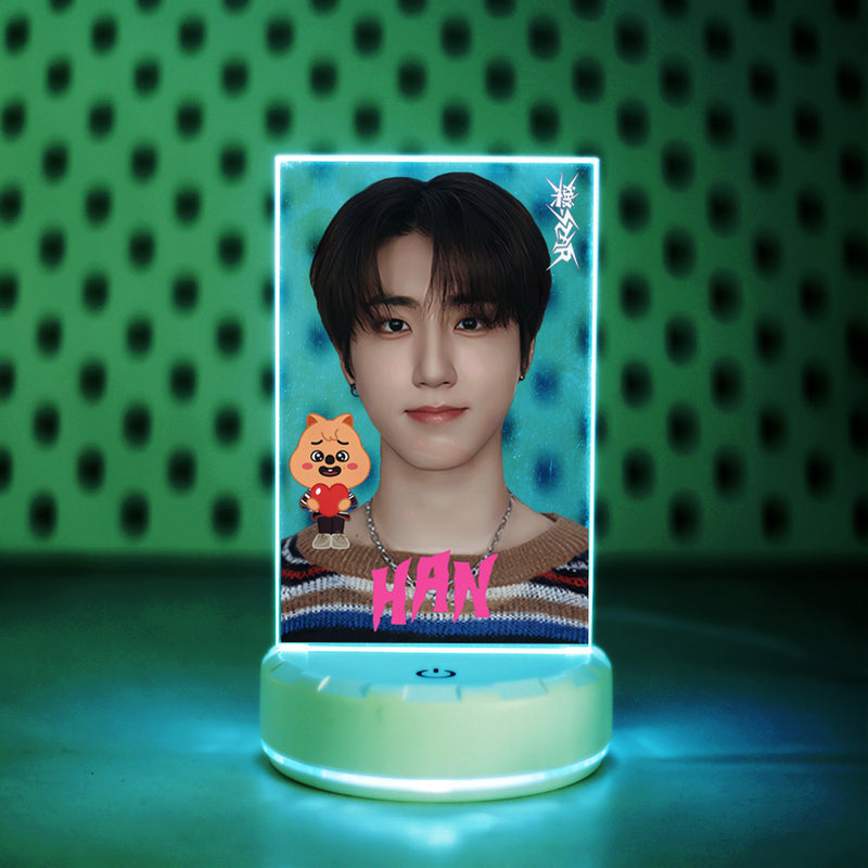 LUMINÁRIAS STRAY KIDS LED USB MUDA DE COR (7 CORES) todos os integrantes!