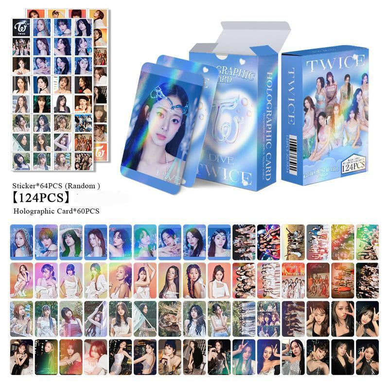 KIT TWICE DIVE - 124 PÇS (60 PHOTOCARDS HOLOGRÁFICOS + 64 ADESIVOS)