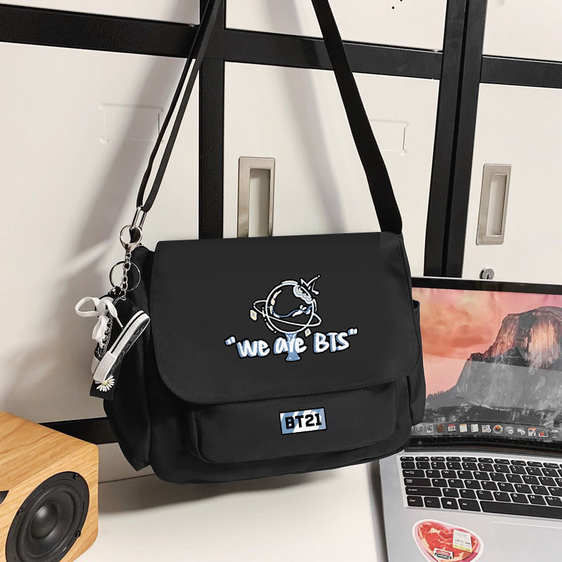 BOLSA BTS BT21 VÁRIOS MODELOS (preta e branca)