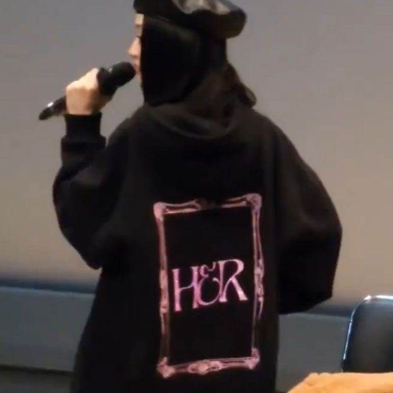 SUDADERA MINNIE (G)I-DLE 2025 - ELLA