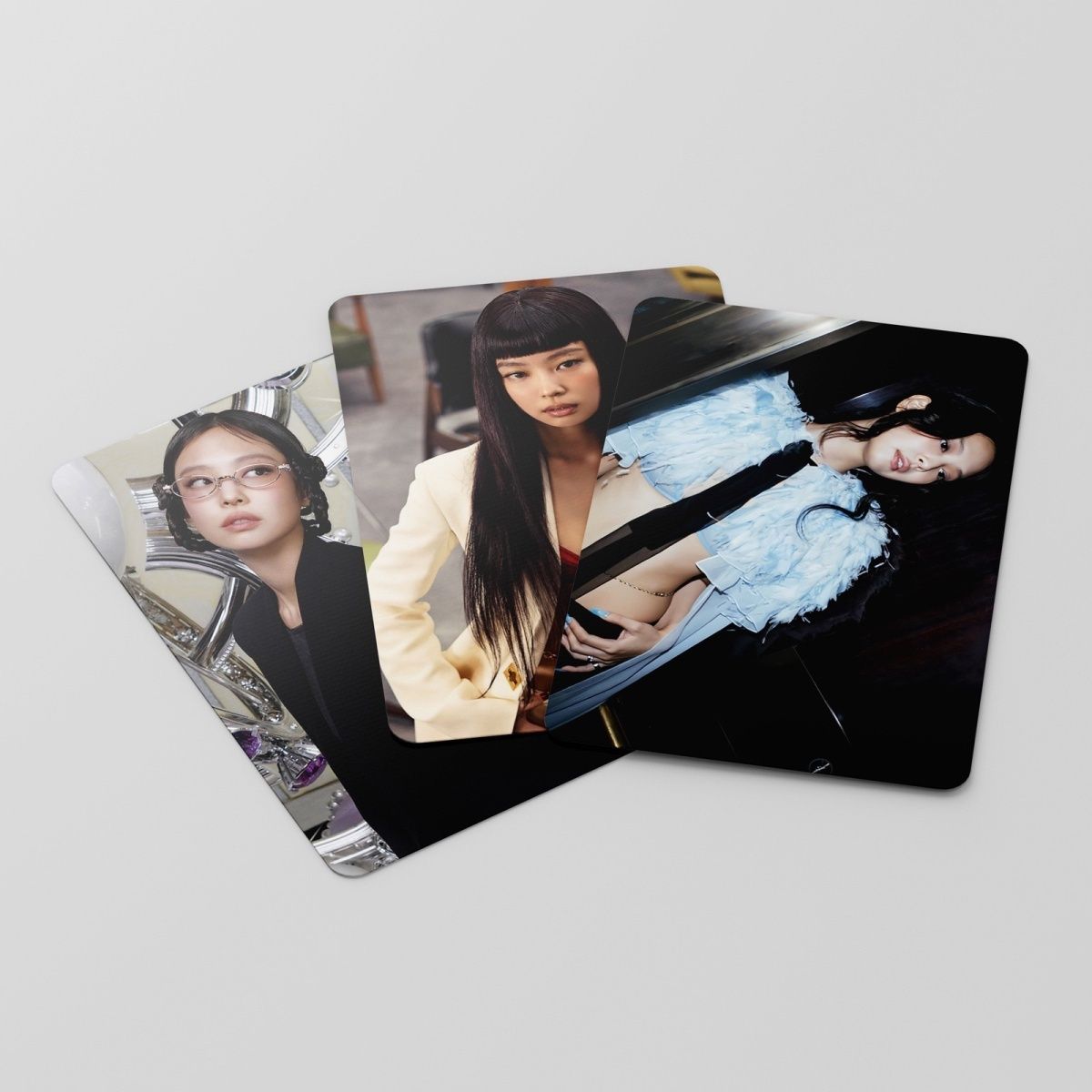 KIT WITH 55 PHOTOCARDS JENNIE MANTRA