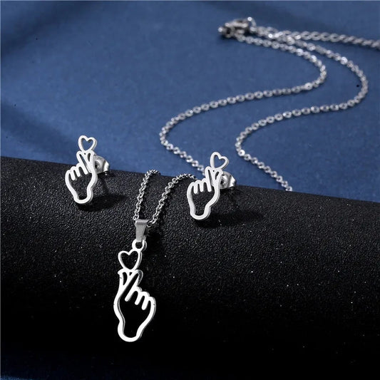 KPOP/DORAMA NECKLACE + EARRINGS SET IN STAINLESS STEEL (silver and gold)