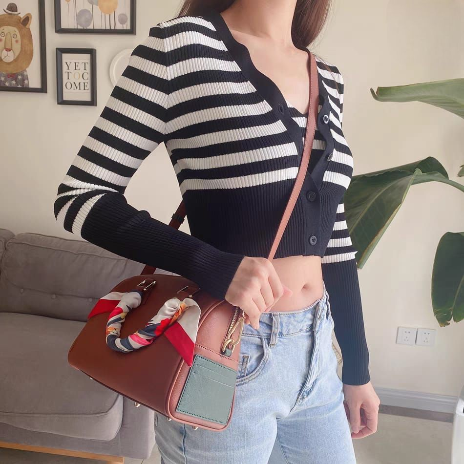 MUTE BOSTON BAG by V BTS IN LEATHER (in 2 sizes)