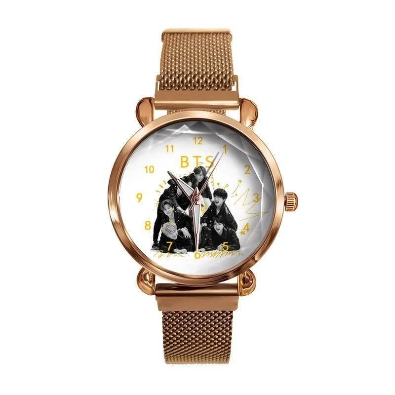 RELÓGIOS BTS C/ PULSEIRA EM AÇO INOX - VÁRIOS MODELOS!✨