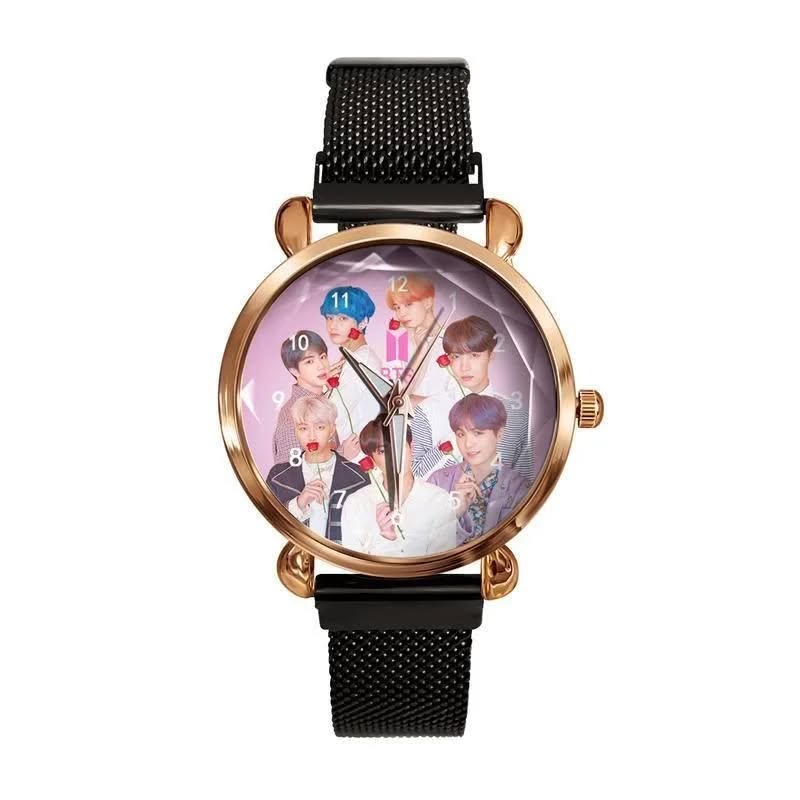 RELÓGIOS BTS C/ PULSEIRA EM AÇO INOX - VÁRIOS MODELOS!✨