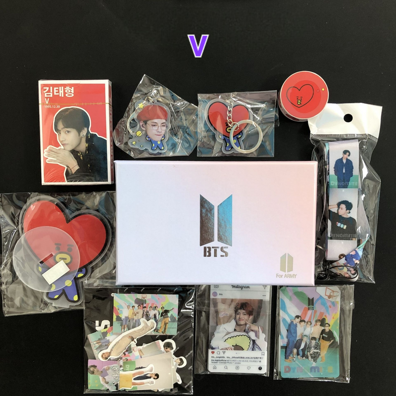 KITS BTS 117 PÇS TODOS OS MEMBROS (CAIXA PRESENTEÁVEL C/ VÁRIOS ITENS!✨)