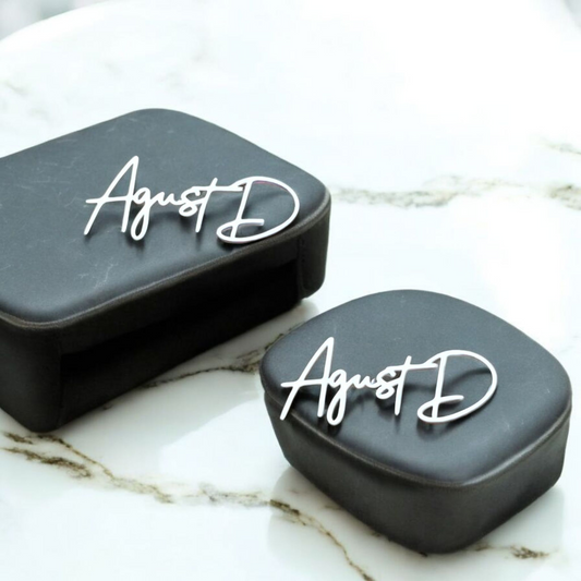 BRINCOS BTS - AGUST D PAR EM AÇO INOXIDÁVEL