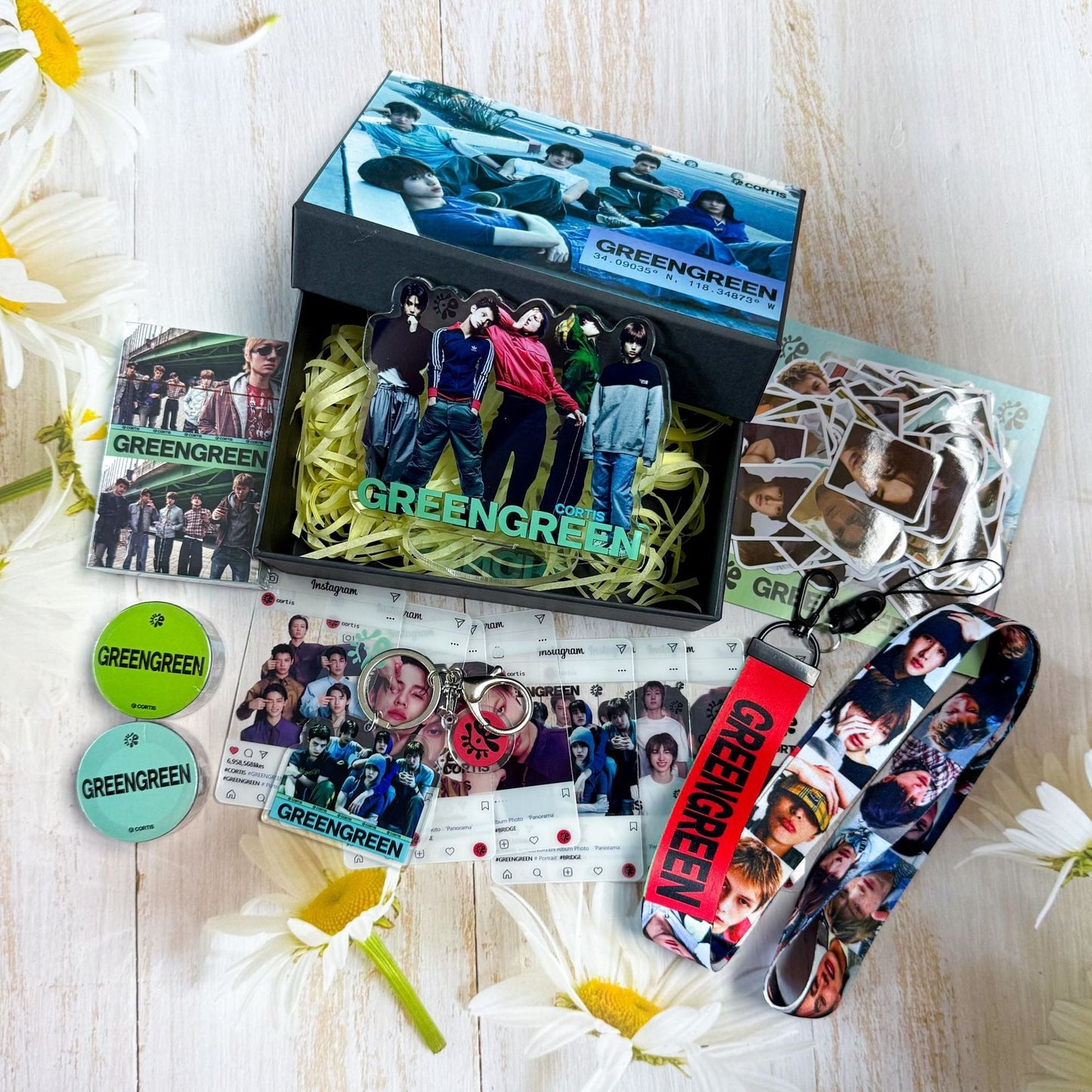 CORTIS GREENGREEN WITH 175 PIECES (GIFT BOX WITH VARIOUS ITEMS!✨)