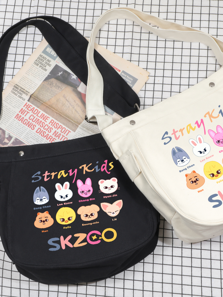 BOLSA STRAY KIDS SKZOO (preta e branca)