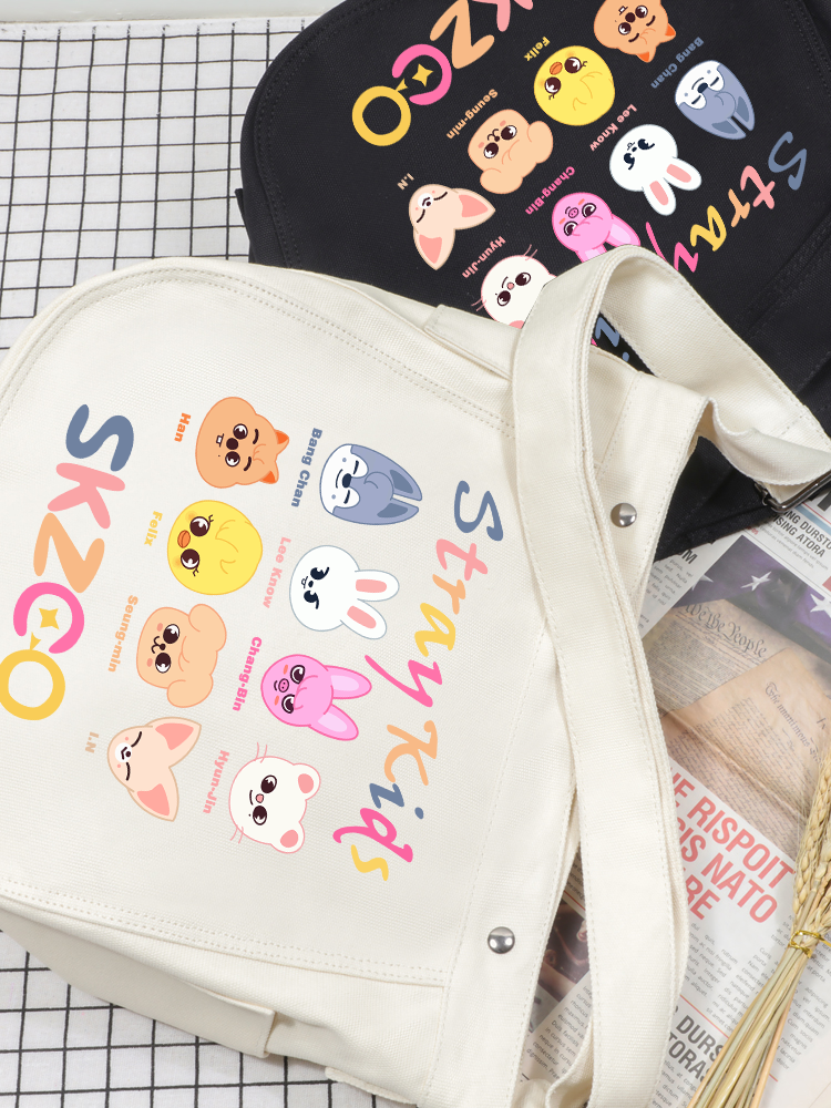 BOLSA STRAY KIDS SKZOO (preta e branca)