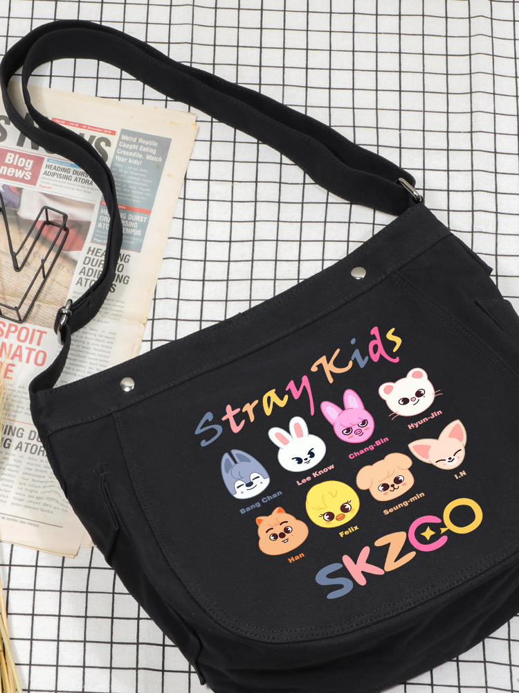 BOLSA STRAY KIDS SKZOO (preta e branca)