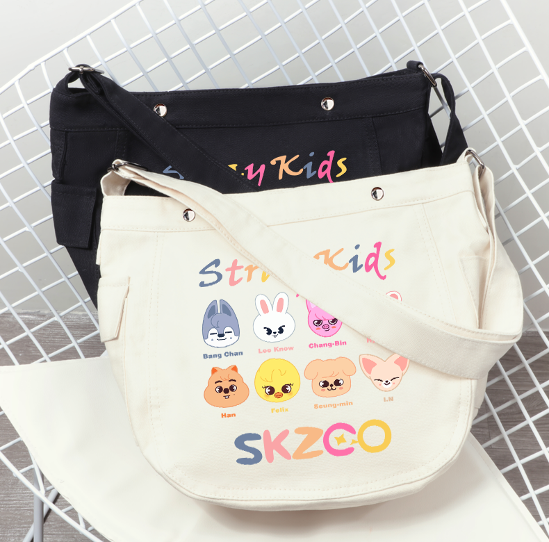 BOLSA STRAY KIDS SKZOO (preta e branca)