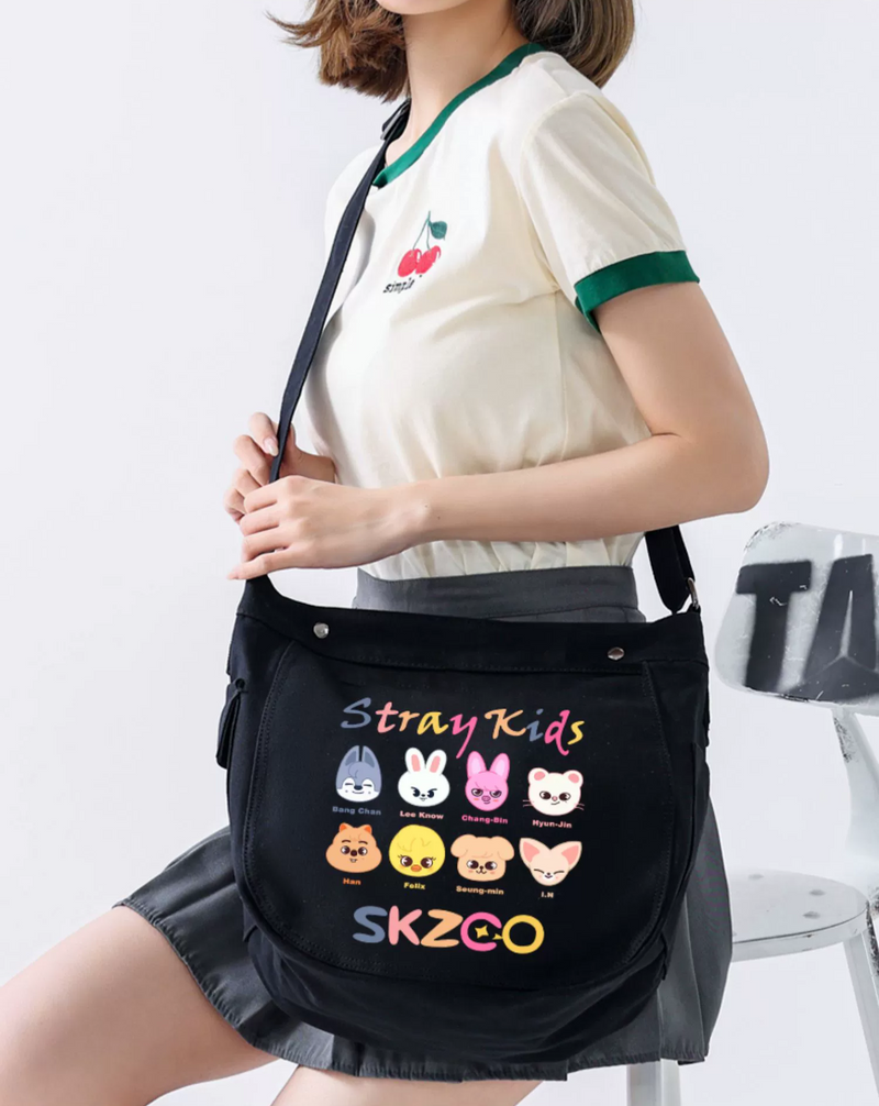 BOLSA STRAY KIDS SKZOO (preta e branca)