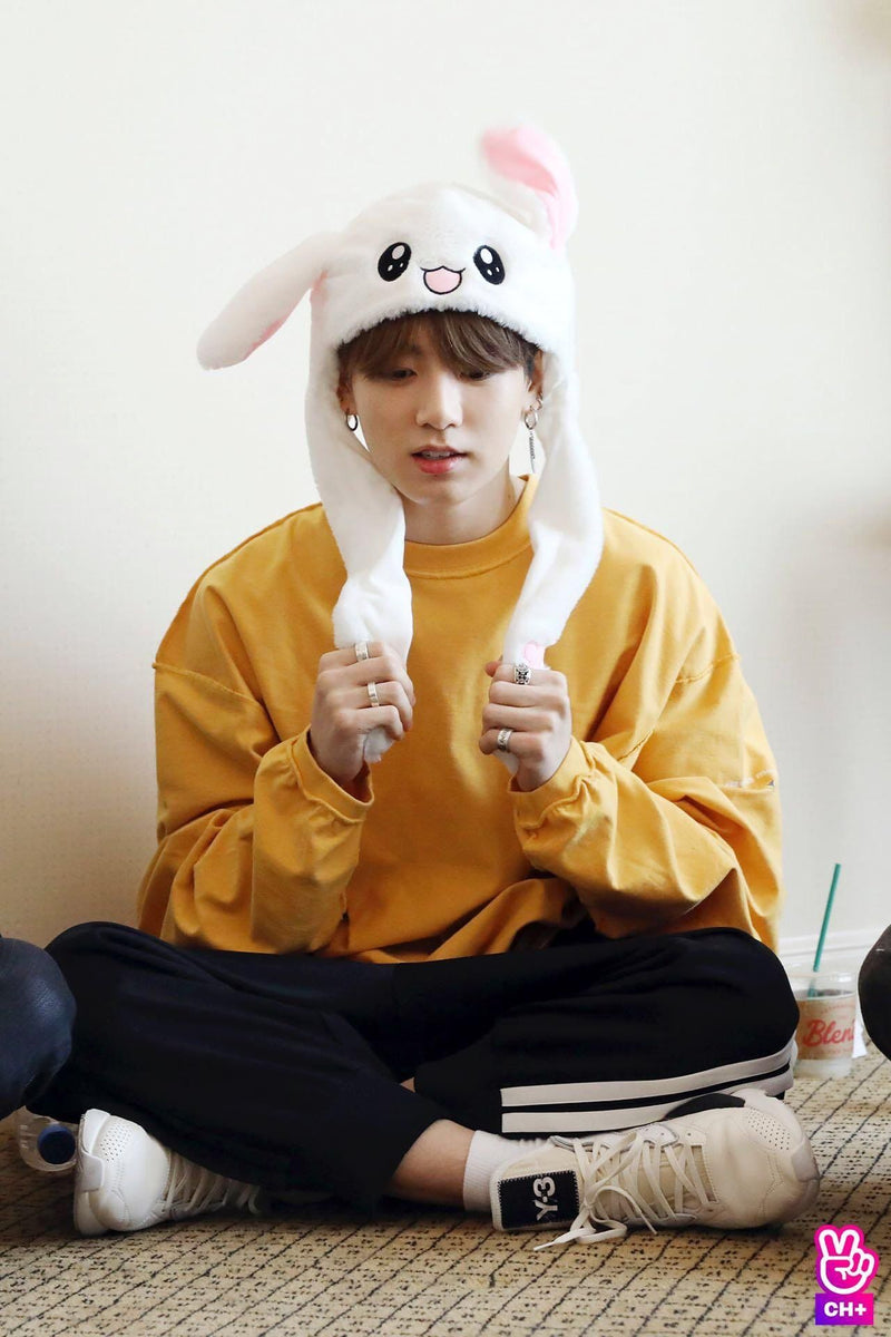 GORRA DE CONEJO JUNGKOOK (mueve las orejas)